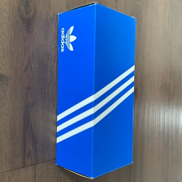 Adidas Slides/Sandals - Picture 1 of 4